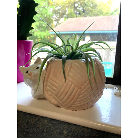 Vintage 80s CAT & Yarn Plant Holder / Succulent Planter / Kitty Trinket - Picture 6 of 8